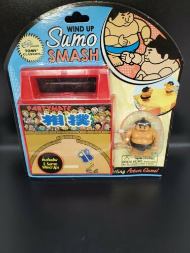 Sababa Toys – Tomy Classics Wind Up Sumo Smash Action Game
