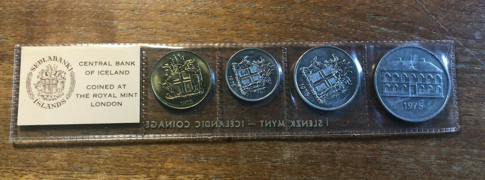 Bank Of Iceland 1975 Mint Set Nice Conditon And Strike Z77