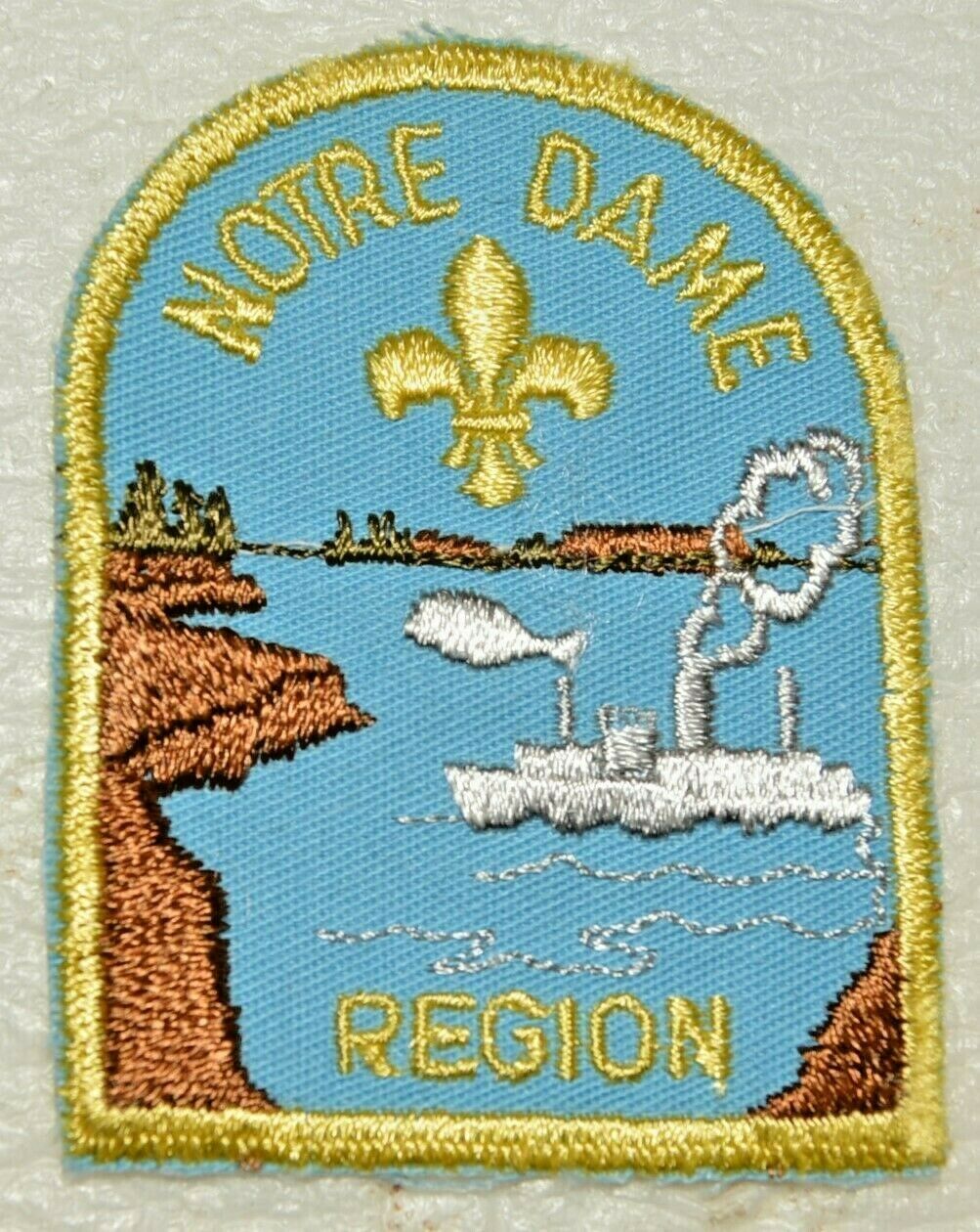 Notre Dame Region Cut Edge Irregular Boy Scout Uniform Badge Canadian (nln1a)