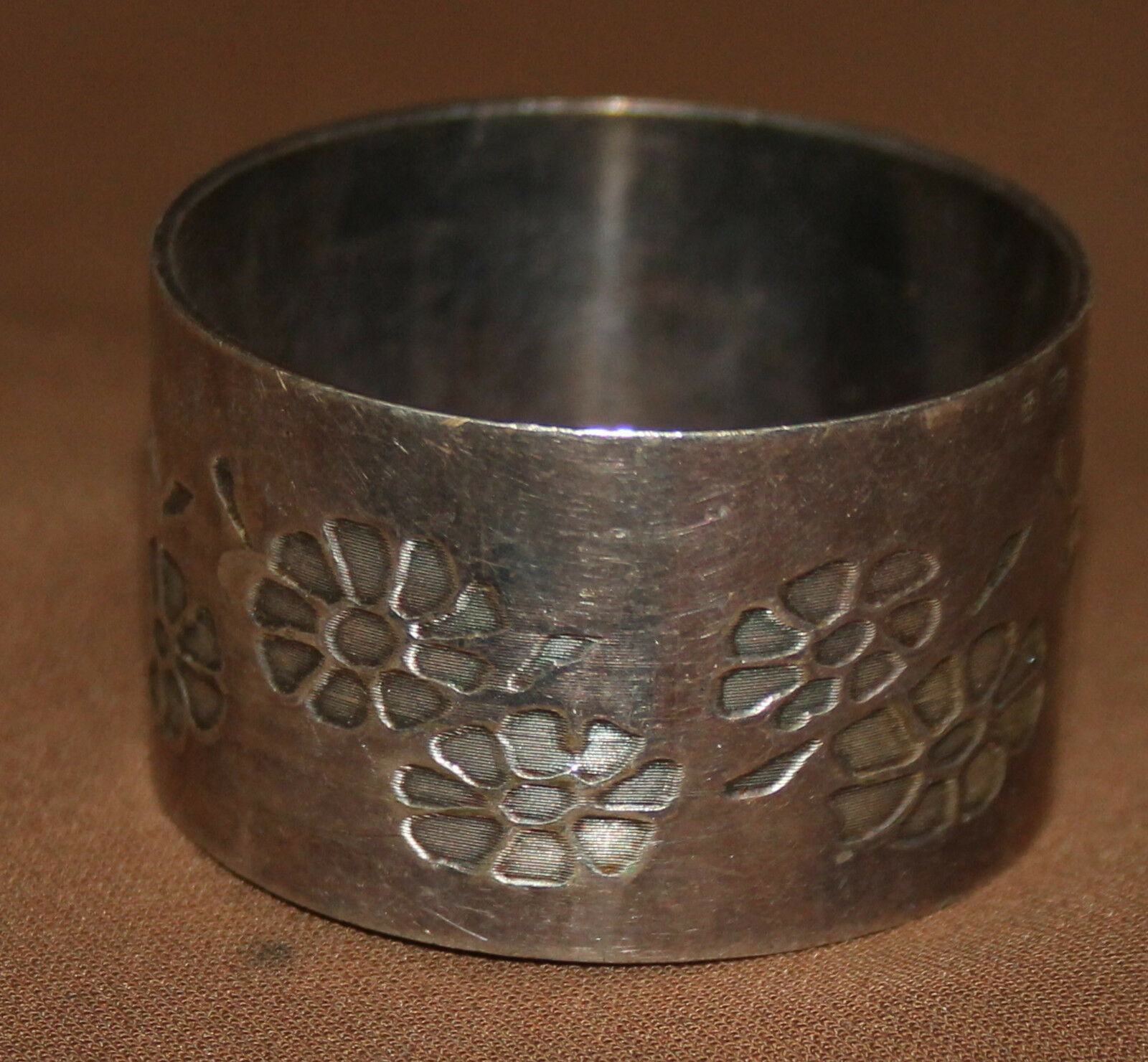 Antique Ornate Floral Silver Plated Napkin Holder Ring